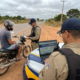 Motociclista que conduzia de chinelo é abordado, recebe multa de R$ 130,16 e autoridades descobrem moto com mais de R$ 100 mil em multas acumuladas