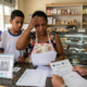 Vendedora de bolos recebe R$ 5 mil de Pix mensais na conta do filho de 14 anos, Receita bloqueia o menor e cobra imposto retroativo da família