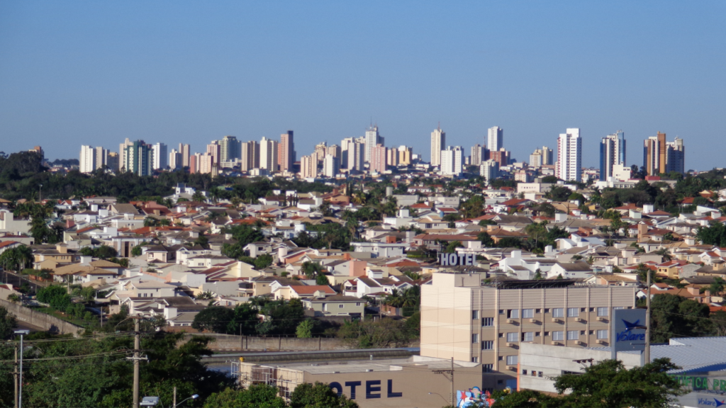 Nota máxima em saneamento e qualidade: a cidade do interior de São Paulo que cresceu entre trilhos e hoje chama atenção de quem busca viver bem