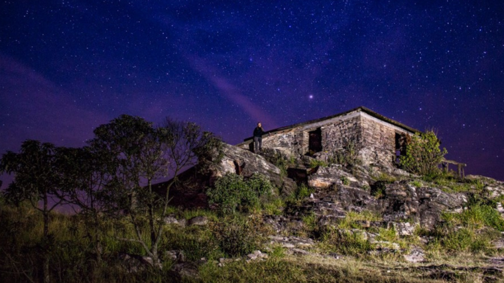 A pequena vila mineira a 1.440 metros que nasceu de uma lenda do século XVIII e encanta nas montanhas da Serra da Mantiqueira