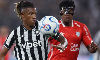 Besiktas faz proposta por Danilo, do Botafogo, mas negócio tem entrave