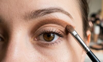 O truque de maquiagem para pálpebra caída que destaca os olhos e deixa o olhar mais leve