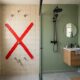 Cada vez mais pessoas estão removendo os azulejos do banheiro: a nova tendência agrada com seu visual moderno e custo mais baixo