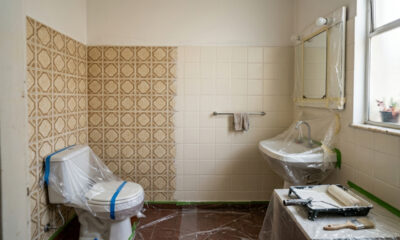 Como renovar azulejos antigos do banheiro com tinta própria sem começar um quebra-quebra