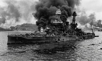 O Japão afundou o couraçado da Marinha dos EUA USS West Virginia em Pearl Harbor. Em outubro de 1944, abriu fogo na última batalha de couraçados da história.