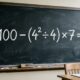 Apenas quem presta atenção consegue resolver este desafio matemático 100 − (4² ÷ 4) × 7