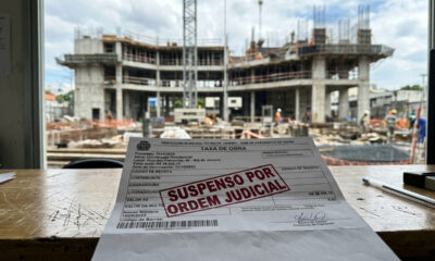 Construtora atrasa entrega de prédio em 8 meses e segue cobrando taxa de juros de obra: comprador processa empresa e juiz manda suspender boletos