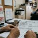 Trabalhador acumula 2 períodos de férias sem tirar nenhum, e descobre que o período vencido é pago em dobro, virando R$ 9.400 na rescisão