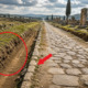 Estradas romanas tinham uma faixa de até 20 metros marcada por valas laterais e o motivo chama atenção