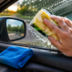 Detergente neutro nos vidros laterais do carro: o que ele pode fazer e como fazer a aplicação com cuidado