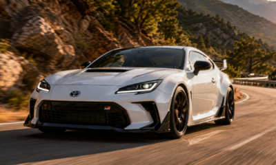 O Toyota Celica 2026, com esse design e o indestrutível motor G20E, é o carro esportivo perfeito para a Europa