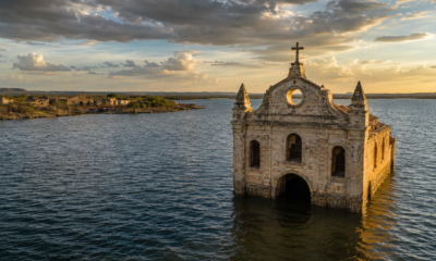 A igreja do Sagrado Coração de Jesus que desaparece no Brasil e reaparece debaixo d'água no interior de Pernambuco
