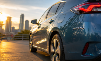 Enquanto os carros a gasolina são substituídos a cada 12 anos e os elétricos a cada menos de quatro, os híbridos duram cerca de oito anos e suas vendas aumentaram