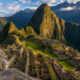 Construída entre montanhas para servir como centro da civilização inca, Machu Picchu tornou-se um dos maiores símbolos do Peru e da história pré-colombiana