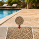 O que escolher para a área da piscina: pedra atérmica, porcelanato ou fulget? A escolha certa depende do calor, da segurança e da facilidade de limpeza