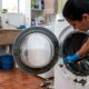 Nem água sanitária, nem desinfetante: o método certo de limpar o interior da máquina de lavar e acabar com o cheiro de mofo