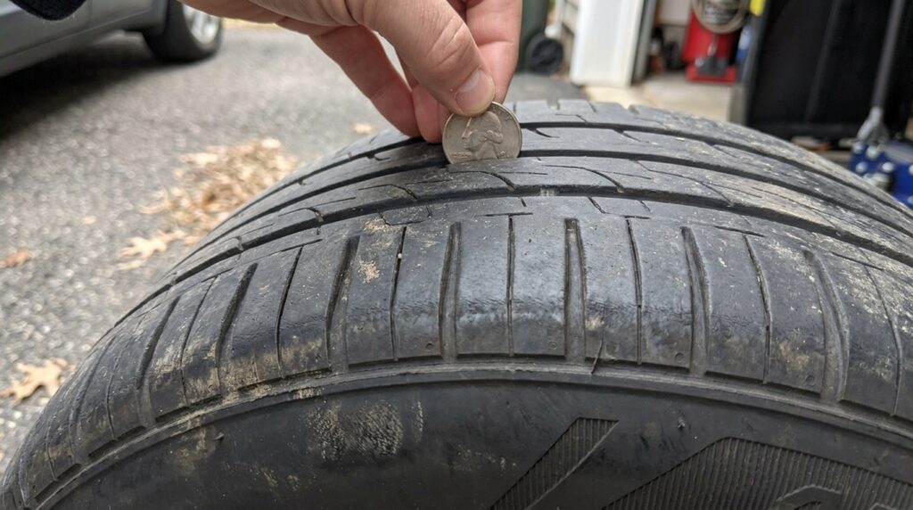 O número 4 some, o pneu precisa ser trocado: todo motorista deve verificar este detalhe antes de dirigir