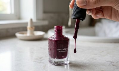 Colocar o esmalte na geladeira antes de pintar as unhas: para que serve e o que realmente acontece com a textura