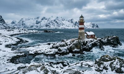 Mulher se muda sozinha para um farol desativado na Noruega e passa a monitorar a migração de baleias na costa gelada
