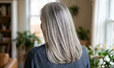 Cabeleireiro revela técnica com mechas finas que disfarça os cabelos brancos e pode deixar o resultado mais natural do que a tintura tradicional