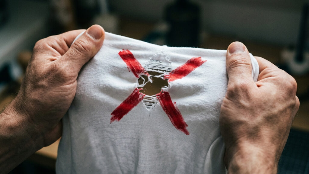 Sem água sanitária, nem esfregar até rasgar o tecido: a melhor forma de derreter manchas antigas de desodorante nas camisas usando pastilha de aspirina