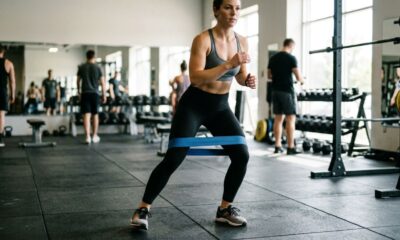 Agachamento nem sempre ativa tanto os glúteos quanto você imagina e estes exercícios mais fáceis podem trabalhar melhor a região
