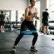 Agachamento nem sempre ativa tanto os glúteos quanto você imagina e estes exercícios mais fáceis podem trabalhar melhor a região