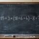 Você consegue resolver 15 + 3 × (18 ÷ 6 + 4) − 8 sem usar calculadora?