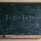 O cálculo 7 + 30 ÷ 7 × 3 parece óbvio, mas poucos chegam à resposta certa