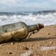 Em 1886, uma mensagem foi lançada ao mar e reapareceu 132 anos depois: a história real que intrigou pesquisadores