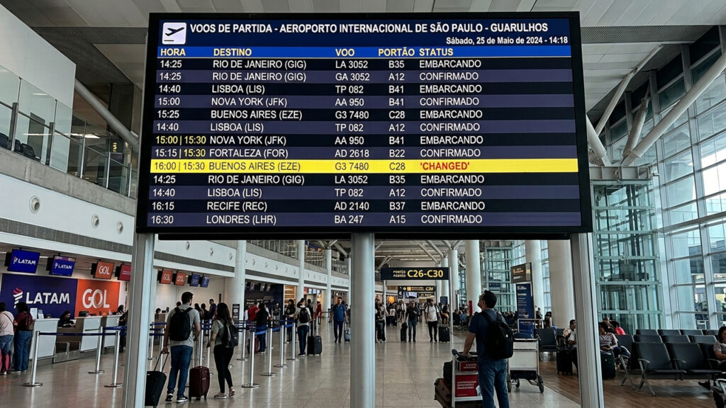 Companhia aérea altera horário de voo em 2 horas sem aviso prévio de 72h e passageiro consegue remarcação gratuita em horário de sua escolha