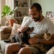 Os psicólogos concordam: as pessoas mais unidas a seus animais de estimação tendem a ser mais responsáveis e sensíveis.