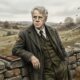 Frase de Robert Frost sobre amor: “Uma mãe leva vinte anos para transformar o filho em homem, e outra mulher faz dele um tolo em vinte minutos.” Uma reflexão irônica sobre paixão e comportamento