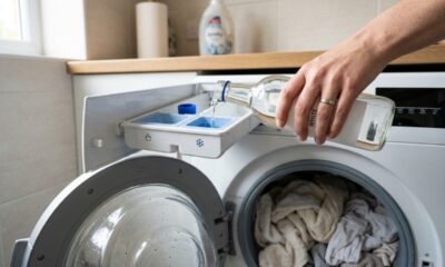 Colocar vinagre na máquina de lavar: para que serve esse truque simples e por que muita gente recomenda usar nas roupas