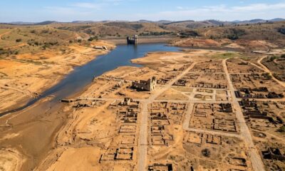 A cidade brasileira que ficou submersa por mais de 40 anos e reapareceu quando uma forte seca fez o nível da represa baixar drasticamente