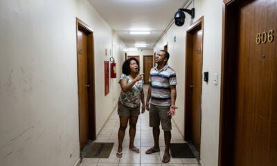 Morador instala câmera na porta do apartamento para segurança, vizinho da frente processa por invasão de privacidade e Justiça manda remover o equipamento e pagar R$ 8 mil de indenização
