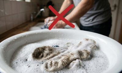 Deixar meias encardidas de molho com água oxigenada e sabão de coco: a técnica simples que remove a sujeira escura do calcanhar sem esforço