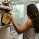 Cada vez mais pessoas estão dando adeus ao shampoo: especialistas explicam se o hábito realmente beneficia o cabelo