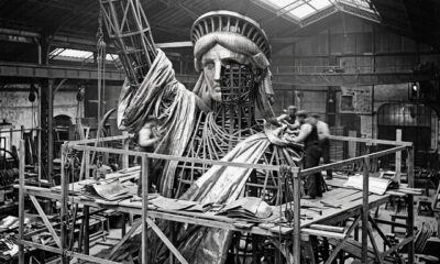 Inaugurado em 1886 como presente da França aos Estados Unidos, a Estátua da Liberdade tornou-se um dos maiores símbolos da imigração e da liberdade no mundo