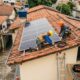 Quanto custa colocar 5 placas solares no telhado de uma casa e quais etapas mais pesam no orçamento da instalação