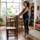 5 exercícios de força que toda mulher acima dos 50 deveria aprender para facilitar tarefas do dia a dia