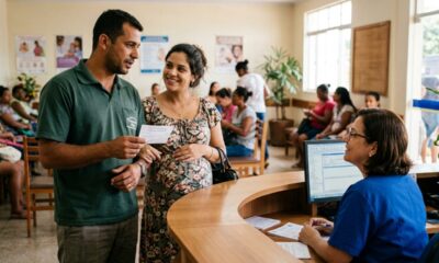 Funcionário deixa o trabalho para acompanhar a esposa grávida ao médico e chefe ameaça descontar as horas, mas a CLT reserva uma surpresa