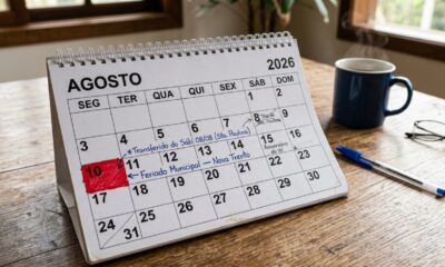 Calendário de agosto de 2026 com o dia 10 destacado e a indicação de feriado municipal em Nova Trento