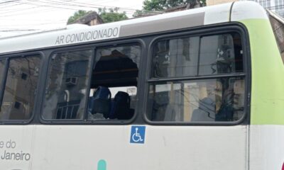 Mulher é baleada no pescoço dentro de ônibus durante confronto na Zona Norte
