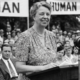 Eleanor Roosevelt, primeira-dama dos EUA: “Uma mulher é como um saquinho de chá: você nunca sabe o quão forte ela é até colocá-la em água quente”. Lições sobre resiliência, gestão de crises e por que a verdadeira força das mulheres se revela sob alta pressão