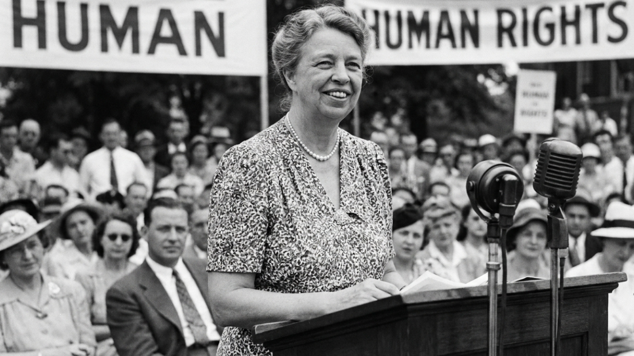 Eleanor Roosevelt, primeira-dama dos EUA: “Uma mulher é como um saquinho de chá: você nunca sabe o quão forte ela é até colocá-la em água quente”. Lições sobre resiliência, gestão de crises e por que a verdadeira força das mulheres se revela sob alta pressão