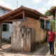 Morador usa o muro construído pelo vizinho para apoiar telhado de um novo puxadinho, a estrutura trinca e ele é forçado a demolir a cobertura e pagar metade do valor histórico da pared