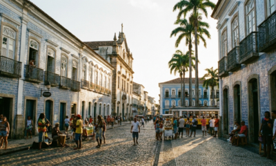 A única capital brasileira fundada por franceses tem preservado cerca de 4 mil casarões com azulejos e mantém uma forte tradição de reggae nas radiolas