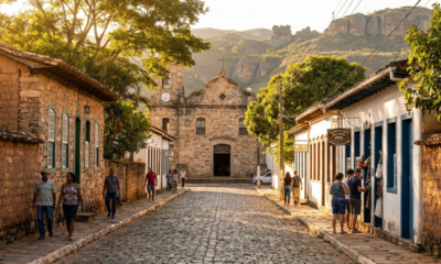 A Cidade da Pedra que nasceu do garimpo de diamantes há mais de 240 anos com Parque Estadual de 143 km² e o maior presépio a céu aberto do mundo