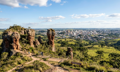 O cenário do Paraná com mais de 300 milhões de anos onde torres de pedra formam uma paisagem que parece saída de um filme